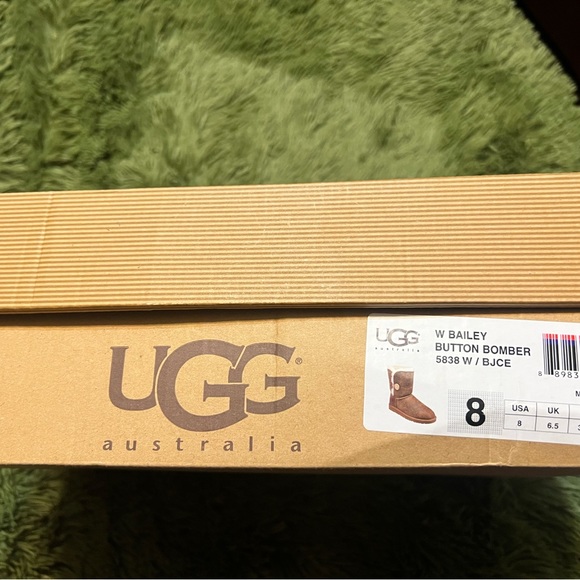 ✨Authentic UGG 🤎Australia Bailey Button Bomber Boots✨ - Picture 6 of 7